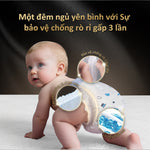 Em bé đóng tã Aiwibi nổi bật trên nền tối - Ảnh cận cảnh chi tiết công nghệ chống tràn và lớp thấm hút siêu mỏng.