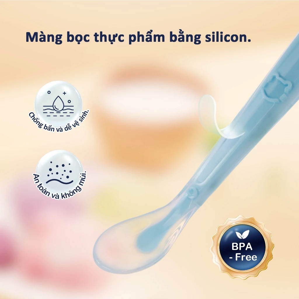Màng bọc thực phẩm silicon không chứa BPA, hình ảnh đặt trên nền nhiều màu sắc.
